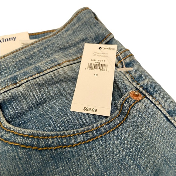NWT Old Navy super skinny jeans. - Picture 3 of 5